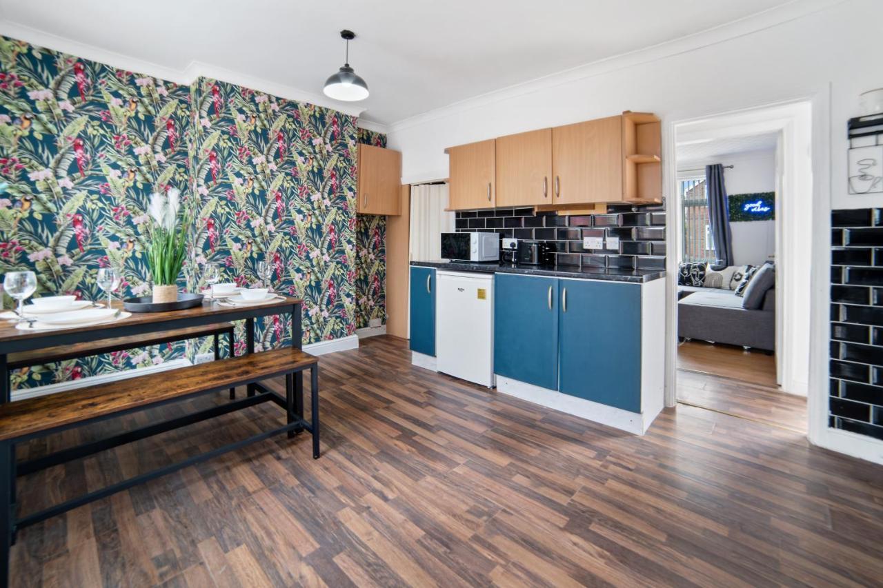 Exclusive Deals L Last-Minute Reserve L Townhouse With Sleeps 6 L Braunstone Town , Leicester L By Zen Nights Short Lets & Serviced Accommodations Esterno foto