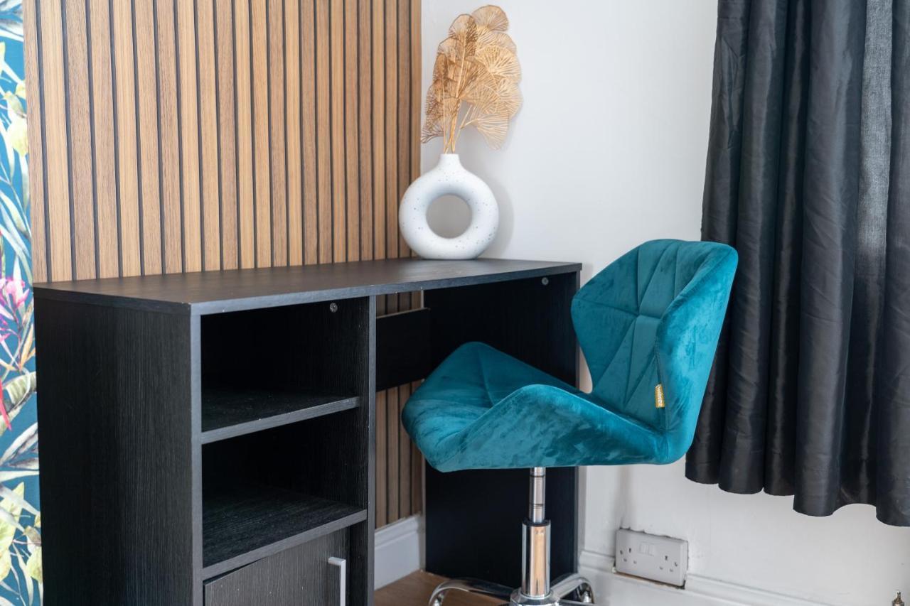 Exclusive Deals L Last-Minute Reserve L Townhouse With Sleeps 6 L Braunstone Town , Leicester L By Zen Nights Short Lets & Serviced Accommodations Esterno foto