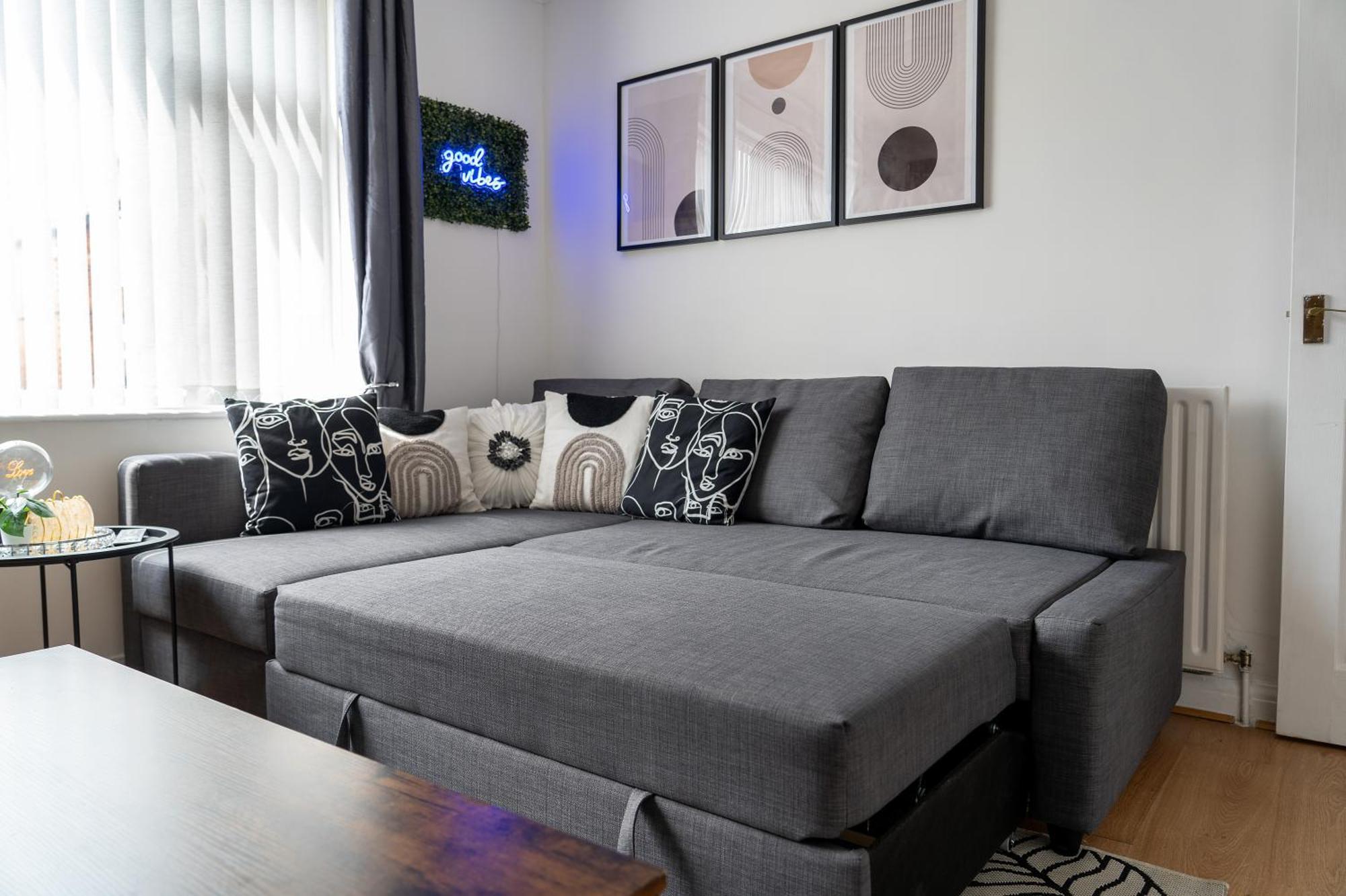 Exclusive Deals L Last-Minute Reserve L Townhouse With Sleeps 6 L Braunstone Town , Leicester L By Zen Nights Short Lets & Serviced Accommodations Esterno foto